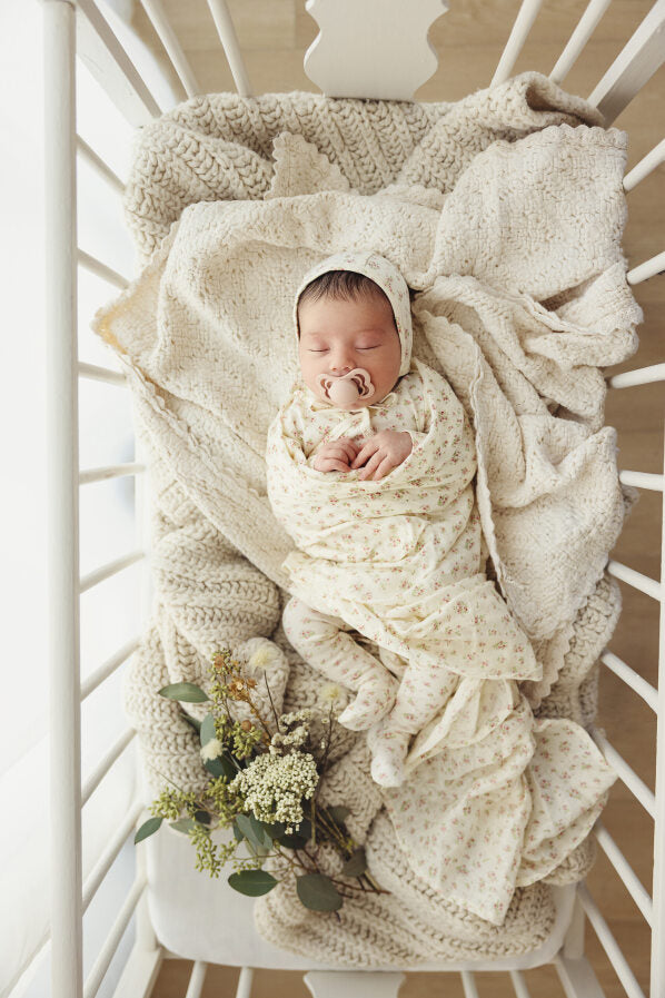 Cream swaddle 2024