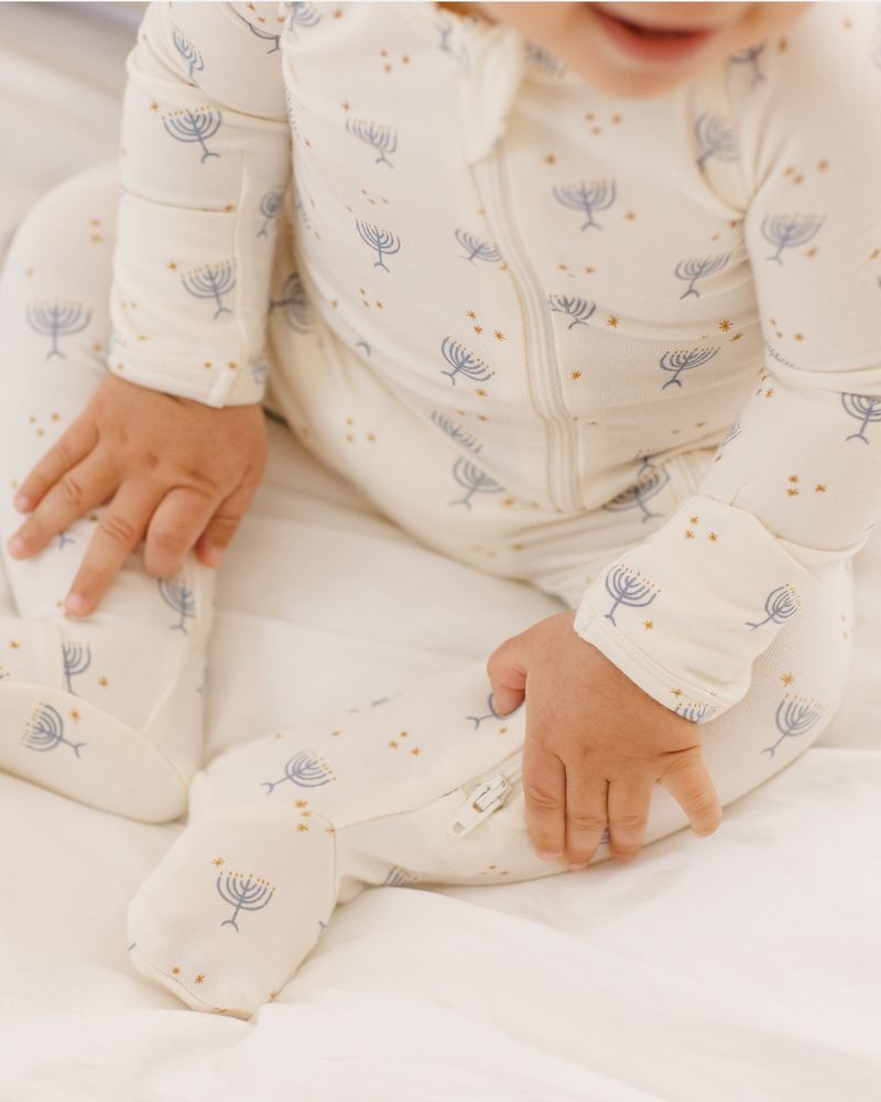 Quincy Mae Bamboo Zip Footie - Hannukah