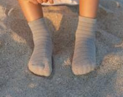 Zubii Horizontal Fishnet Ankle Sock - Grey
