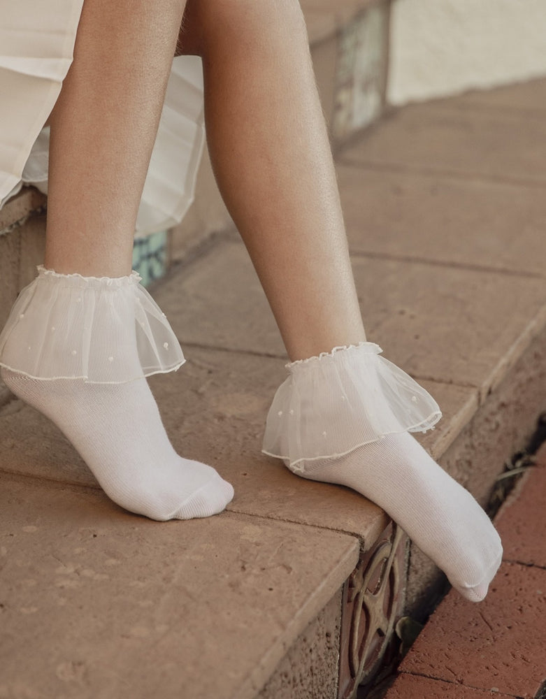 Zubii Sheer Pin Dot Ruffle Ankle Sock - White